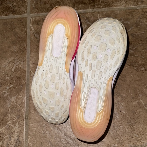 Gently Used Girls Tennis Shoes. - Picture 5 of 5